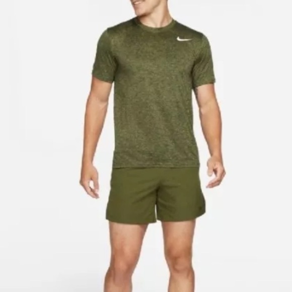 The NIKE Tee Dri Fit Legend Crossdye Short Sleeve Heathered Shirt Crew Neck S - Picture 11 of 11